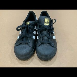 Superstar Adidas kids size 3